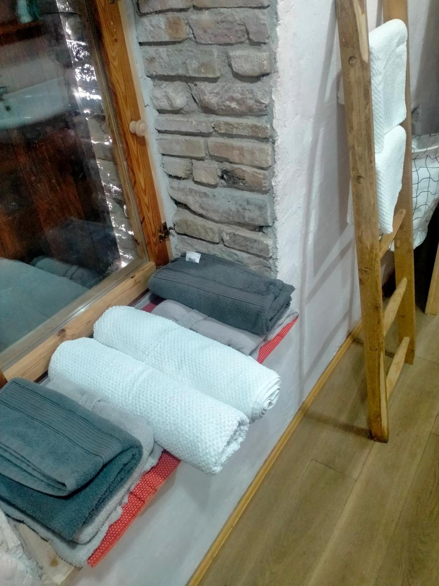 Maison En Pierre فياسترا الغرفة الصورة